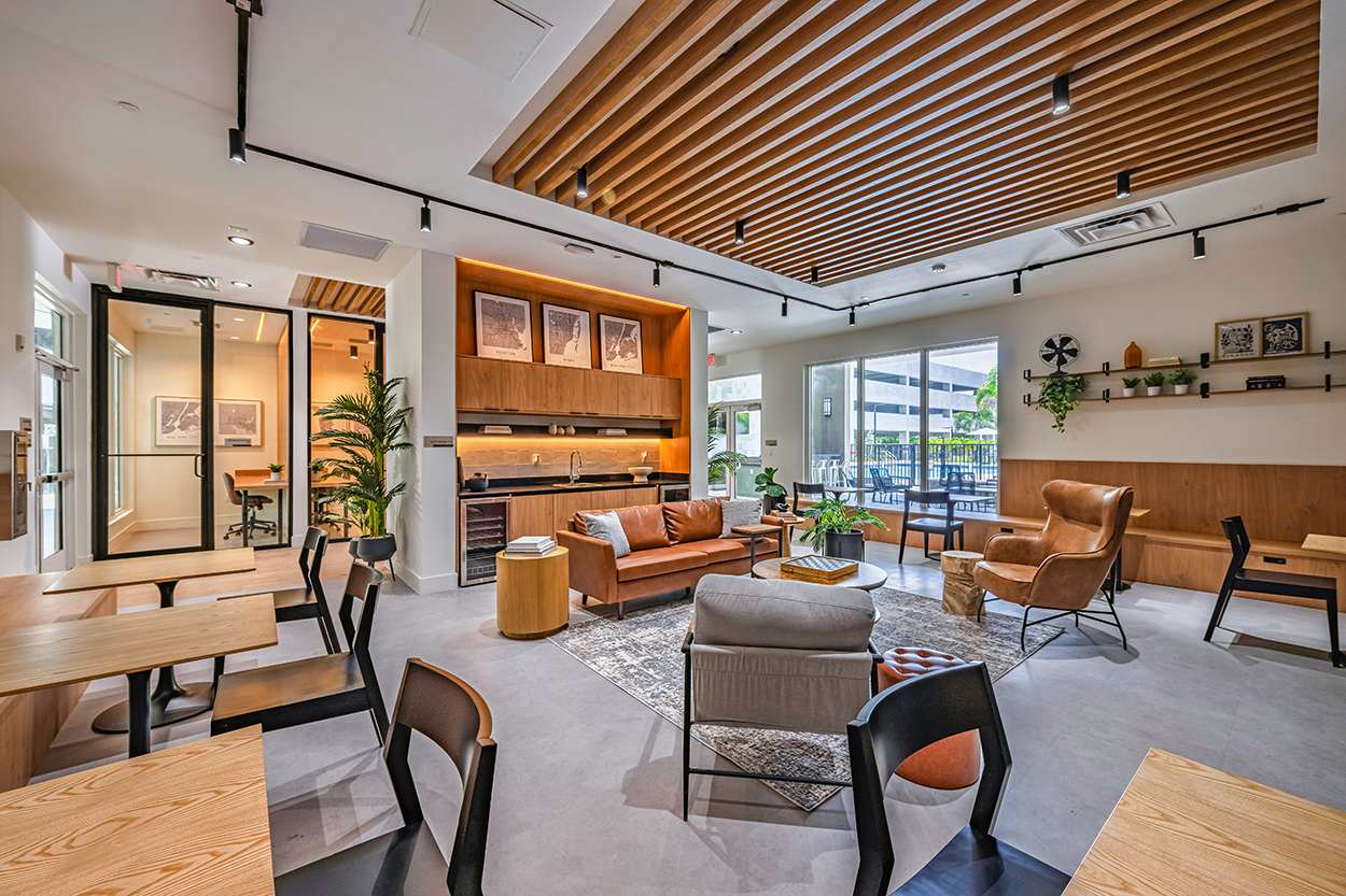 Resia Golden Glades 3 of 8