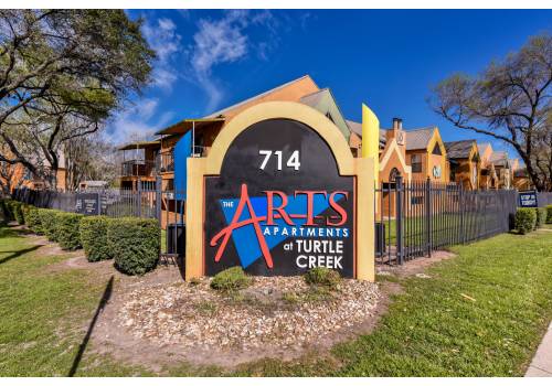 1 2 Bedroom Apartments In South Austin The Arts At Turtle Creek