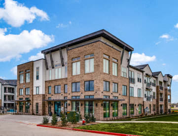 Nine50 Town Lake at Midtown | Apartments in College Station, TX