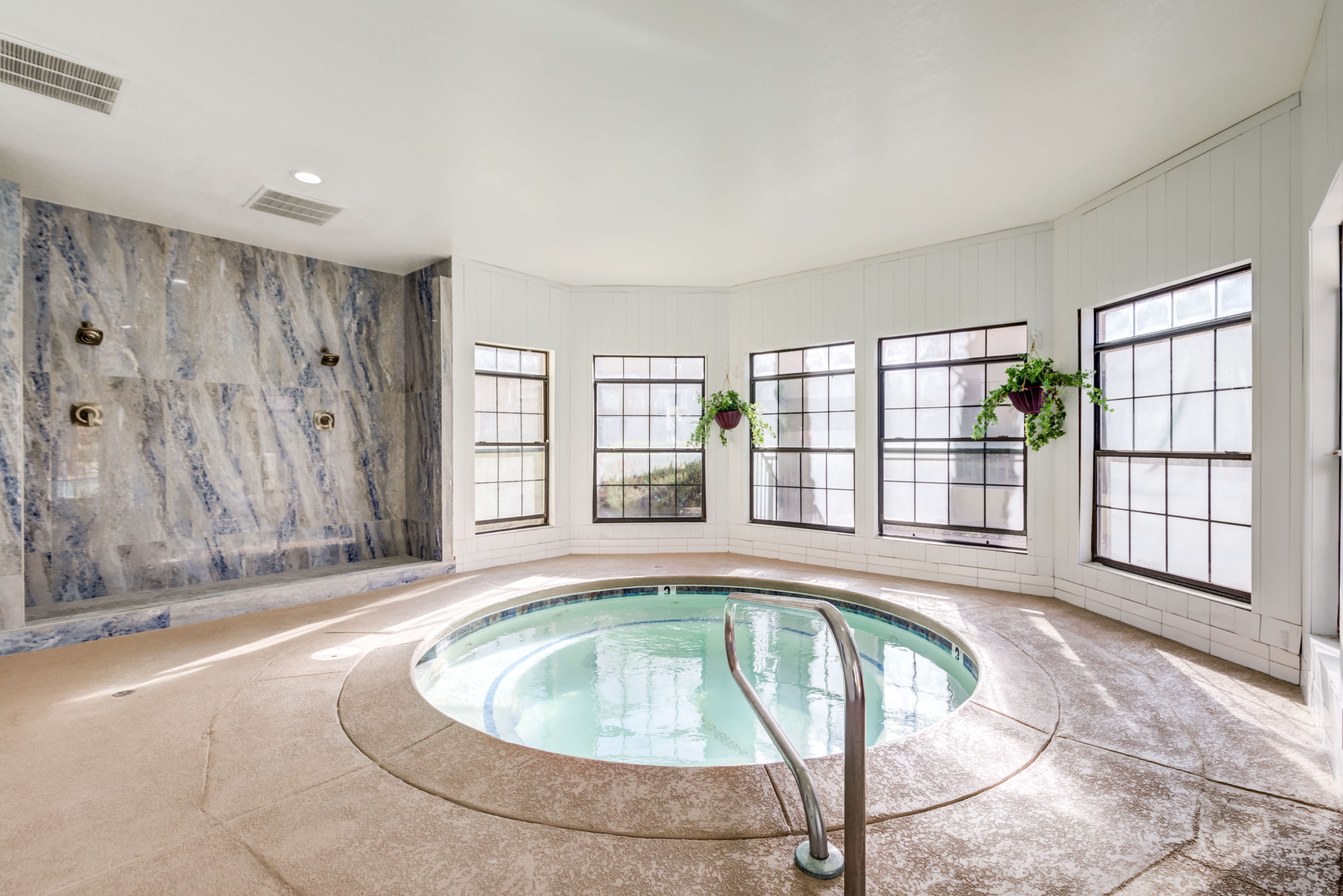 Gramercy Parc Senior Apartments 3 of 12