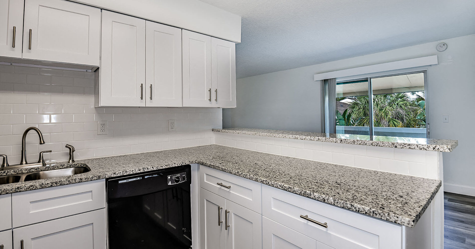 Woodlake Villas 3 of 12