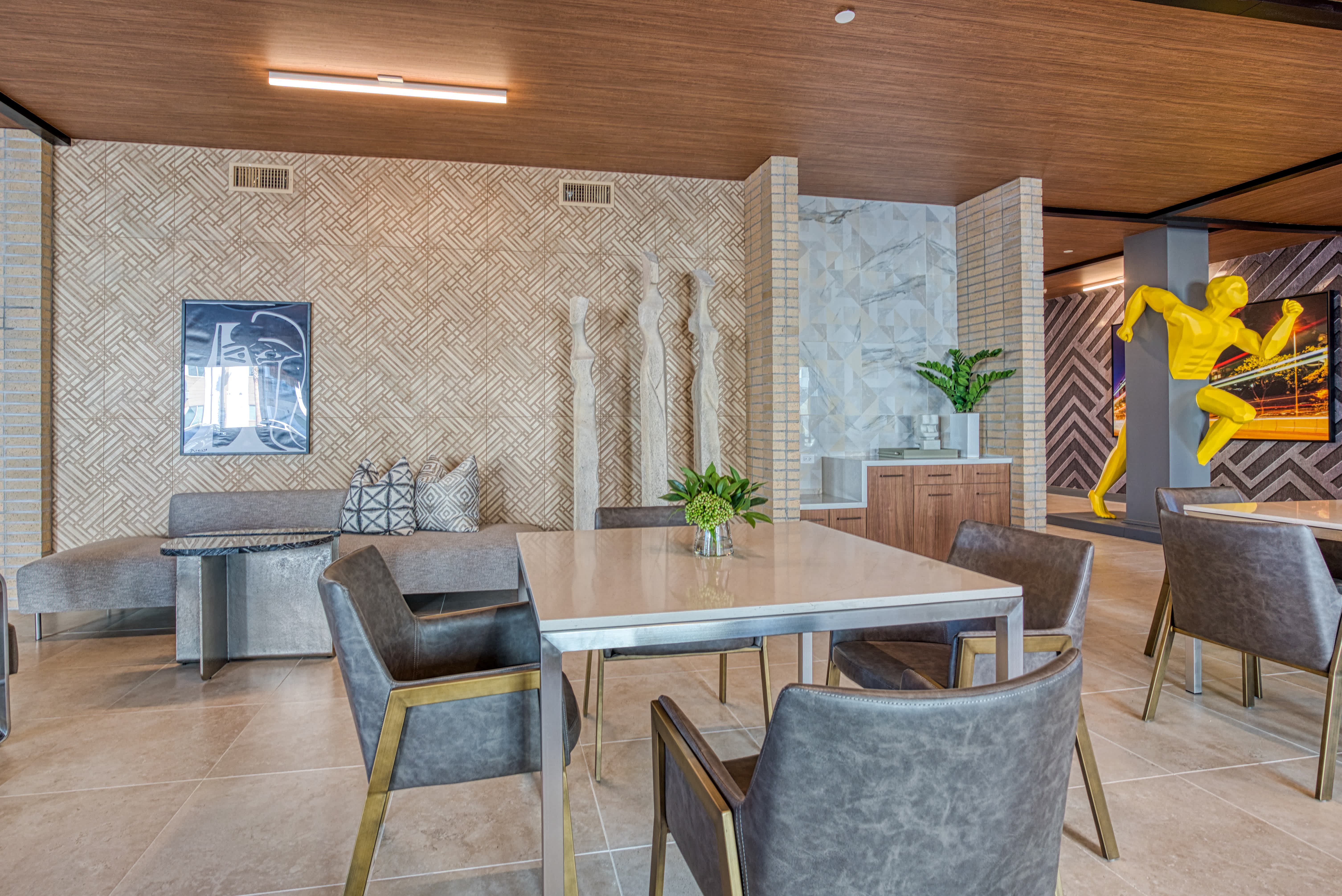 Lucent Scottsdale 2 of 12
