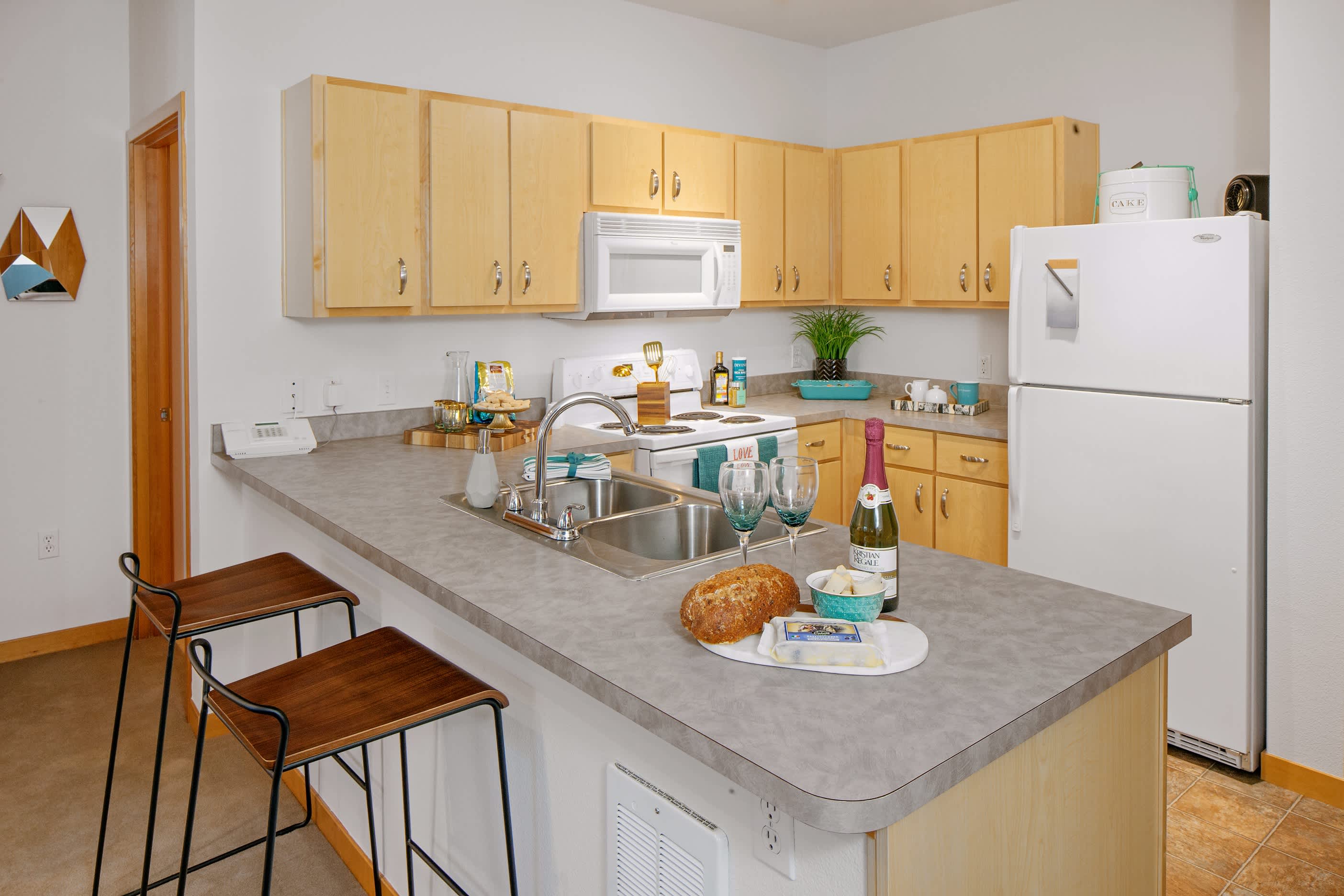 Deveraux Glen 2 of 4