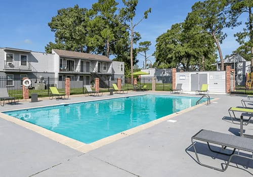 One, Two & Three Bedroom Apartments | Chestnut Ridge Apartments