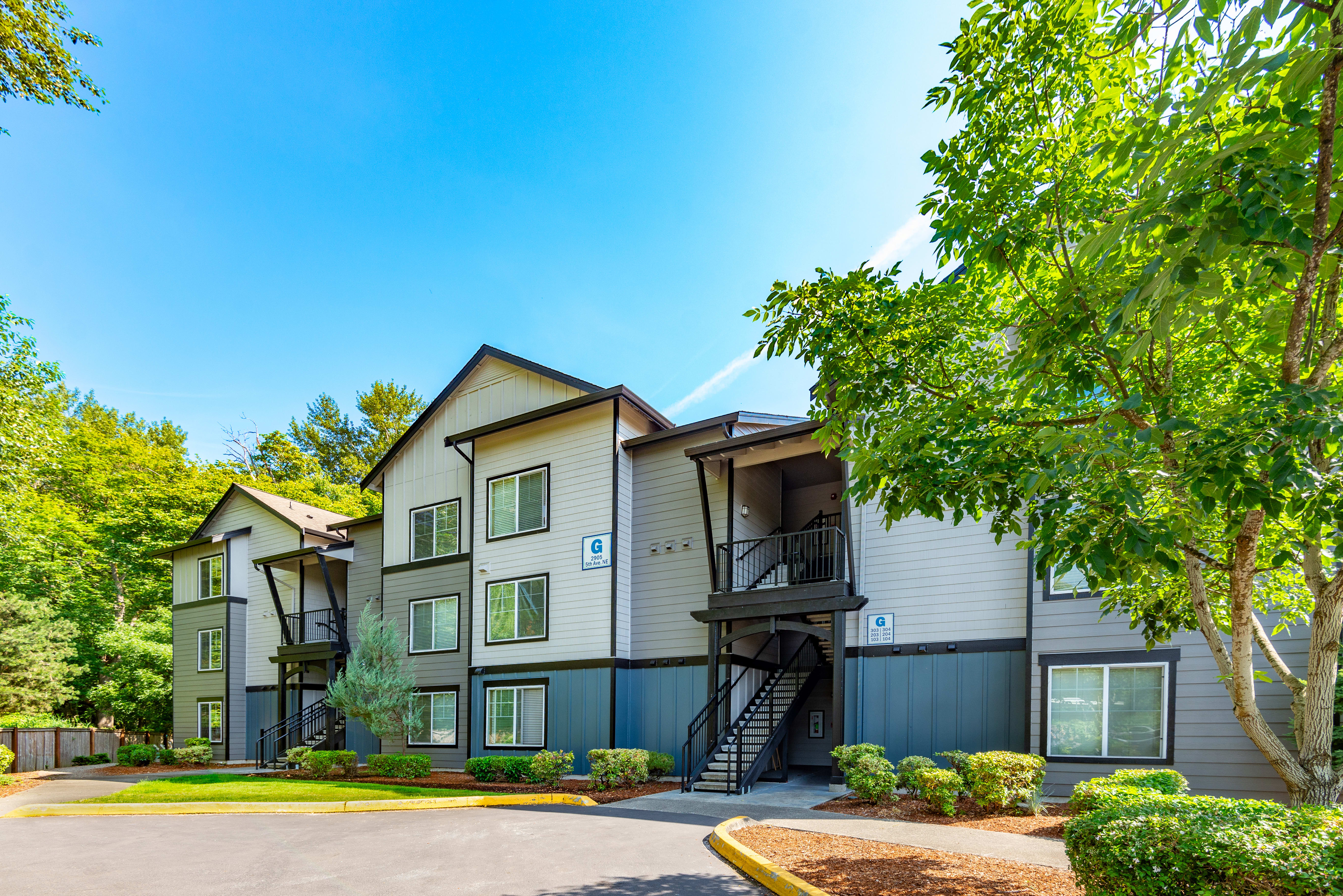 Riverside Park Apartment