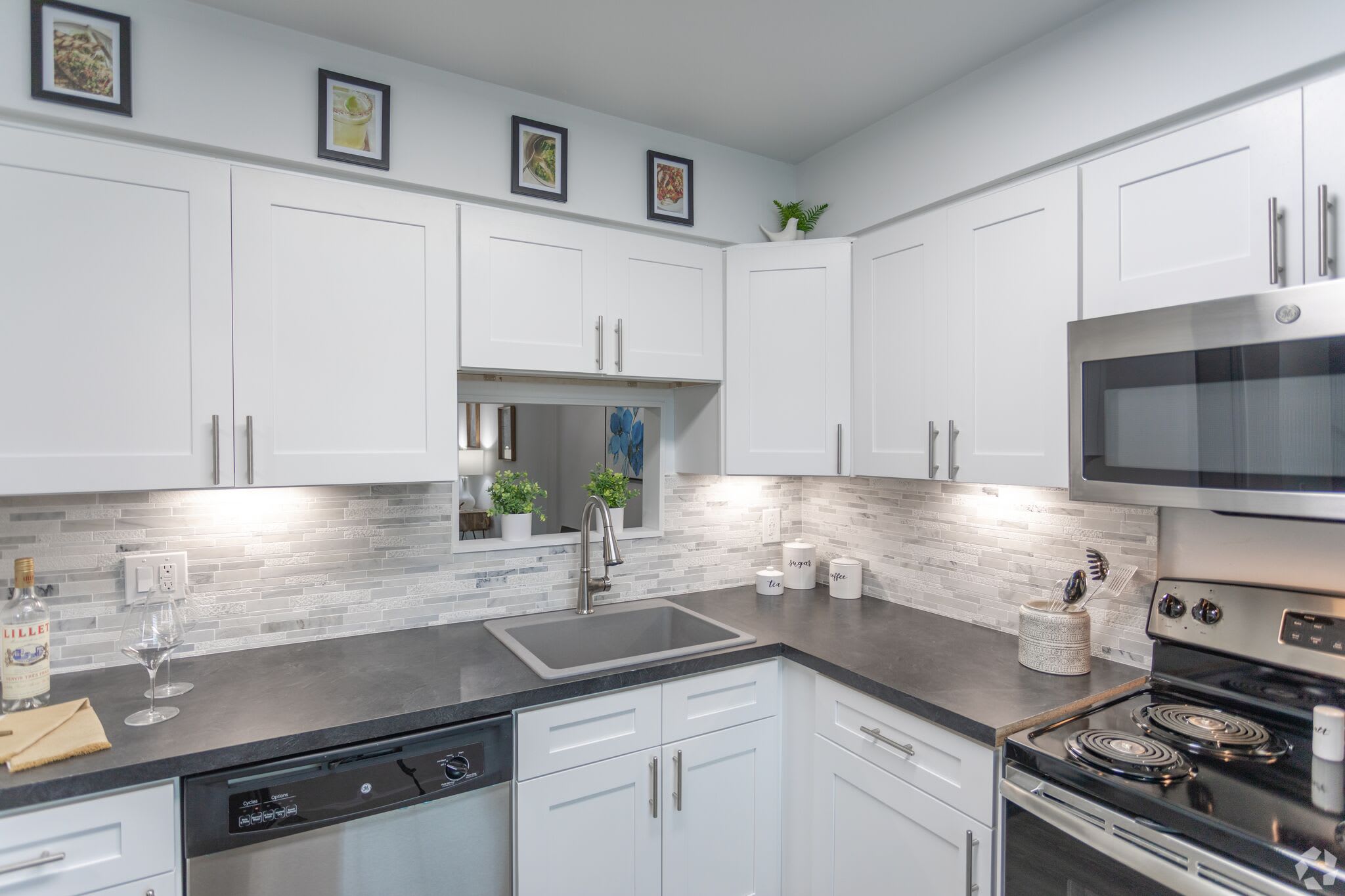 Galbraith Pointe Apartments and Townhomes 5 of 9