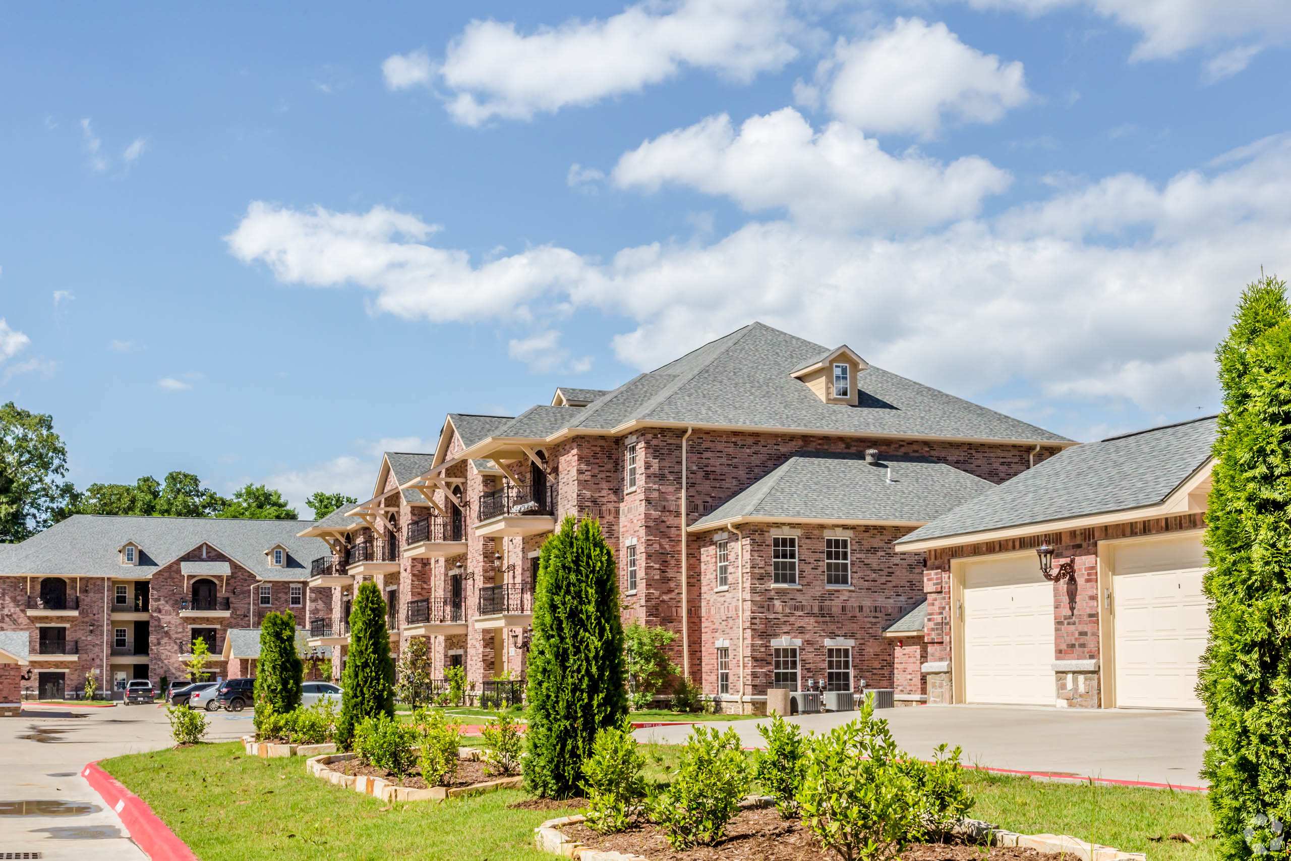 Arlo Luxury Apartment Homes exterior view - Little Rock, AR