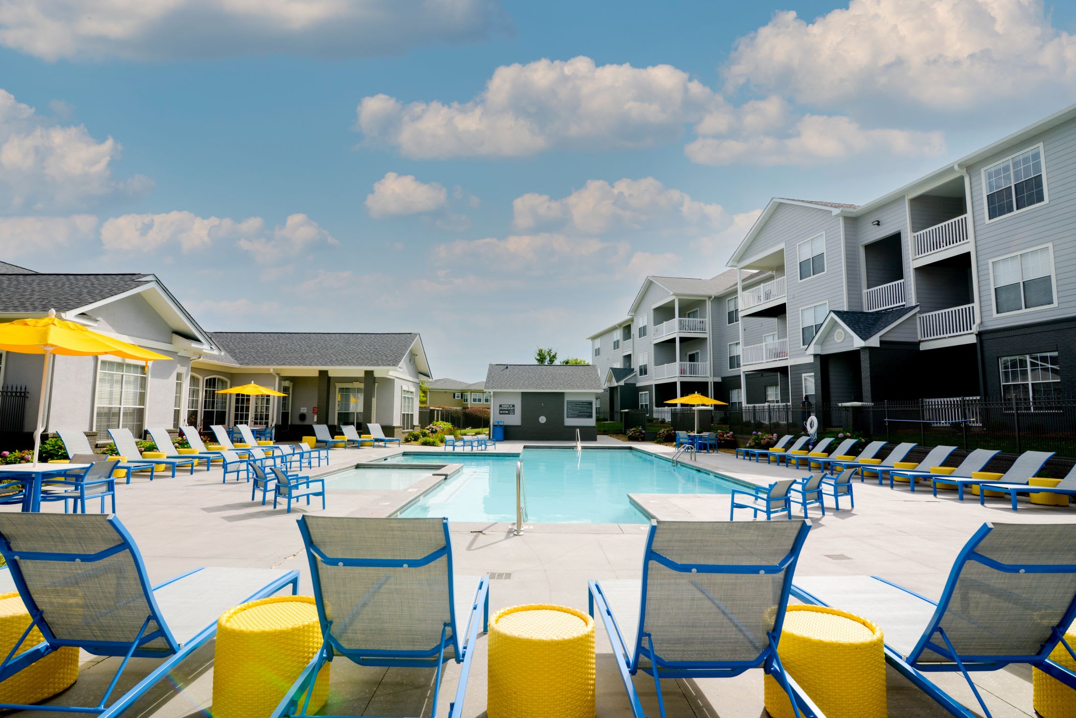 The Shallowford pool and sundeck - Chattanooga, TN