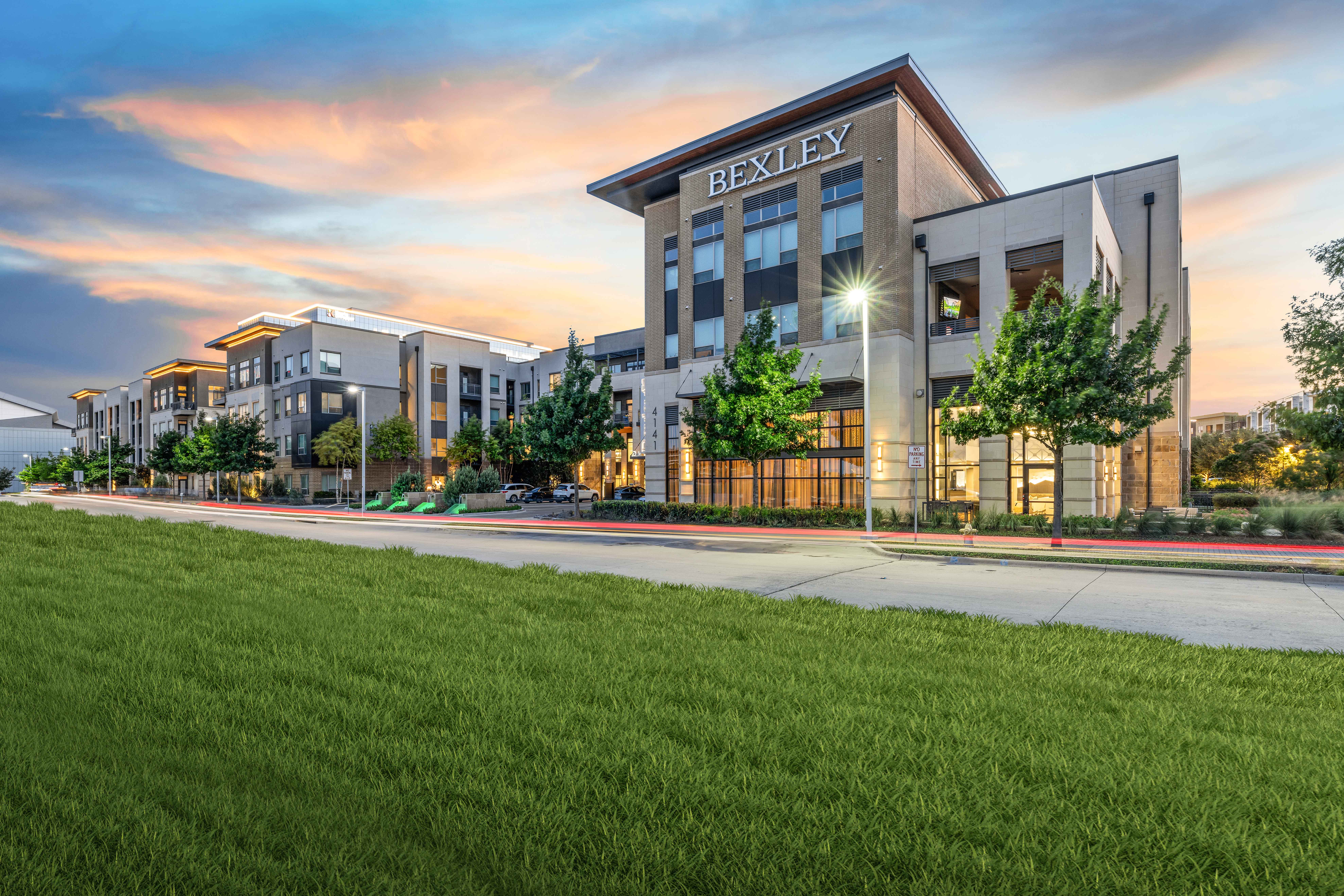 【希少】Apartment Three - Double Long Coat Bexley Frisco Station | Apartments in Frisco, TX