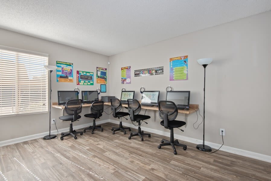 Work space at Saratoga Ridge