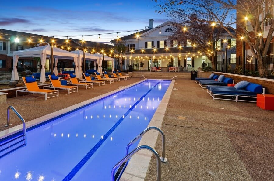 Pool at Chapel Hill (1 of 2)