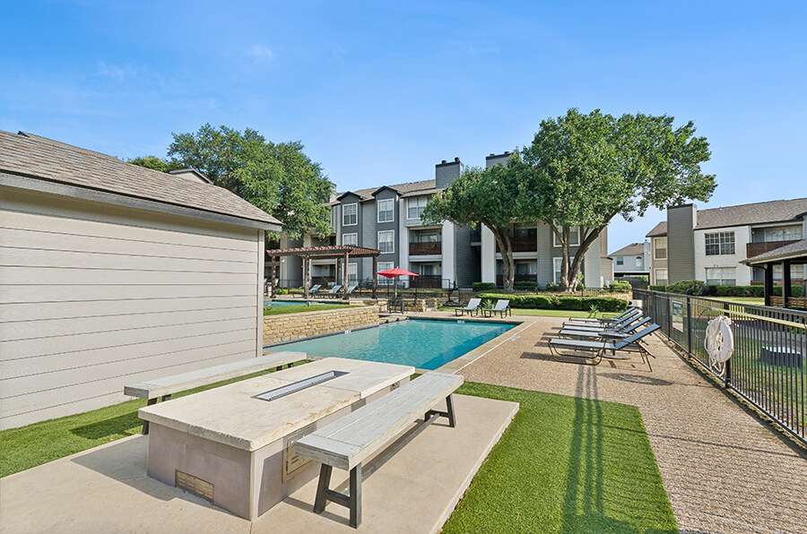 Pool at Cobblestone (5 of 7)