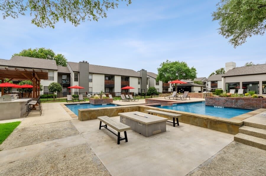 Pool at Aspen Court (2 of 2)