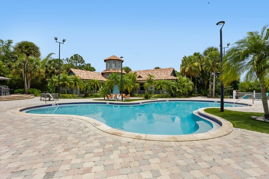 Pool at Veranda at Westchase (1 of 3)