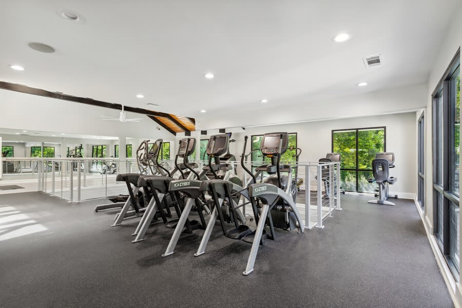 Gym at Dunwoody Village (3 of 6)