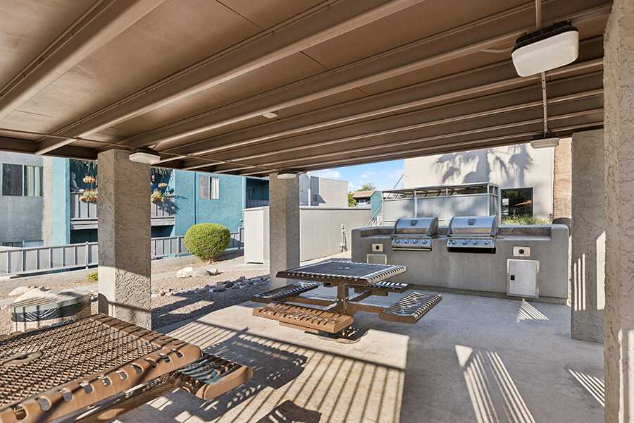 Grill area at Tanque Verde Apartments