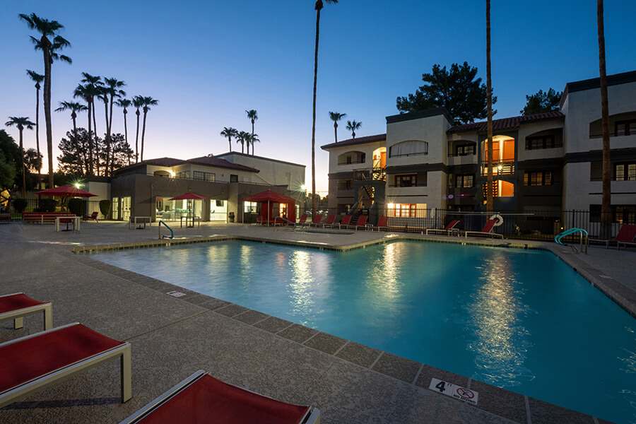 Pool at Country Club Verandas (3 of 3)