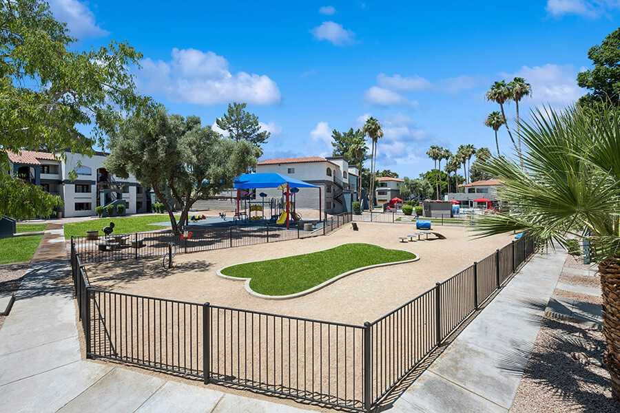 Dog park at Country Club Verandas (1 of 2)