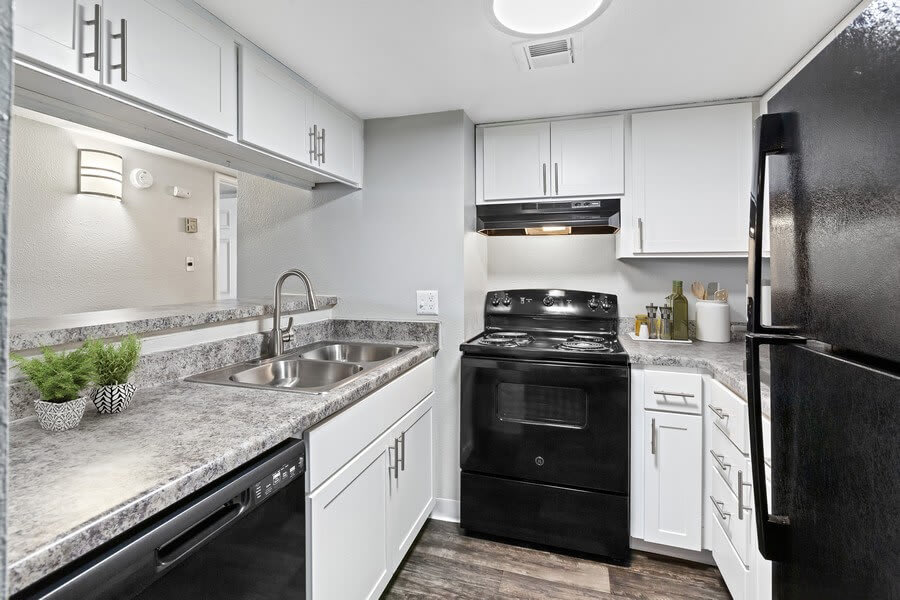 Tanque Verde Apartments 7 of 12