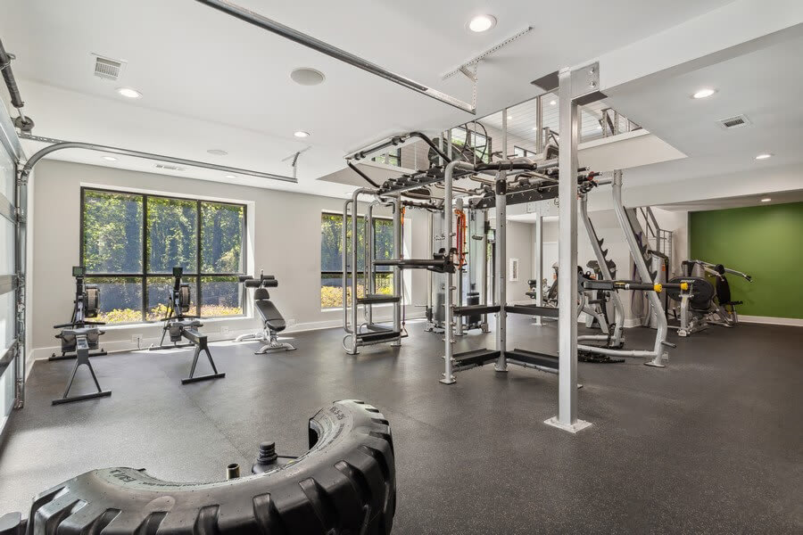 Gym at Dunwoody Village (4 of 6)
