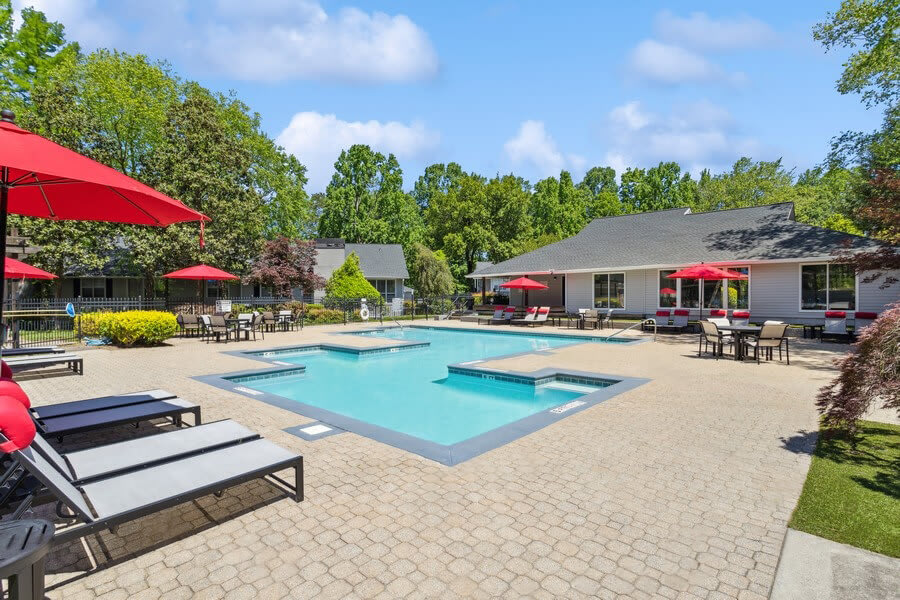 Pool at Dunwoody Village (3 of 3)