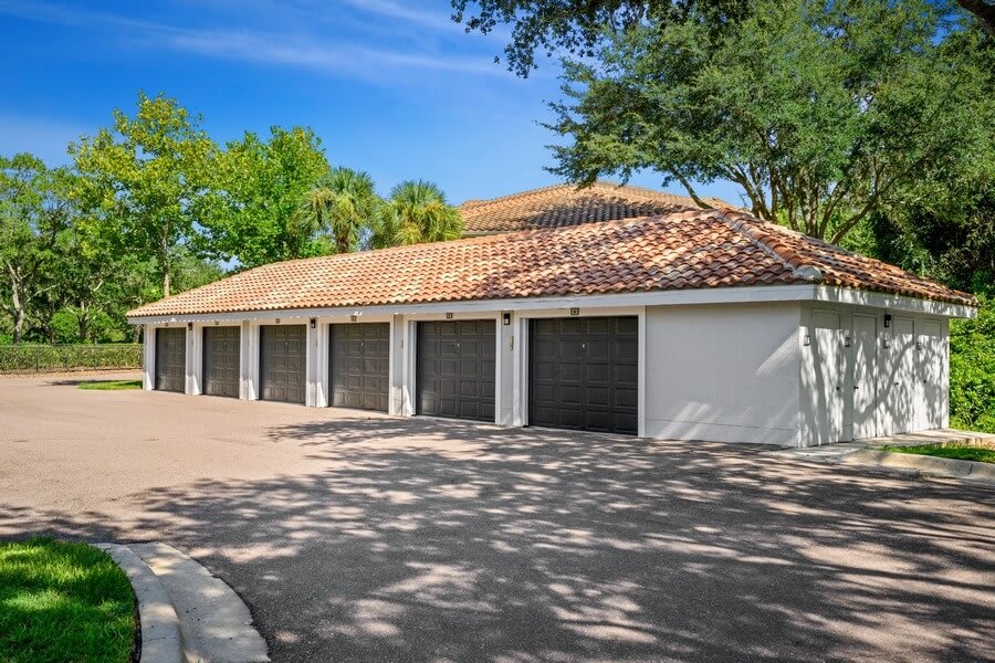 Parking at Vinings at Hunter's Green