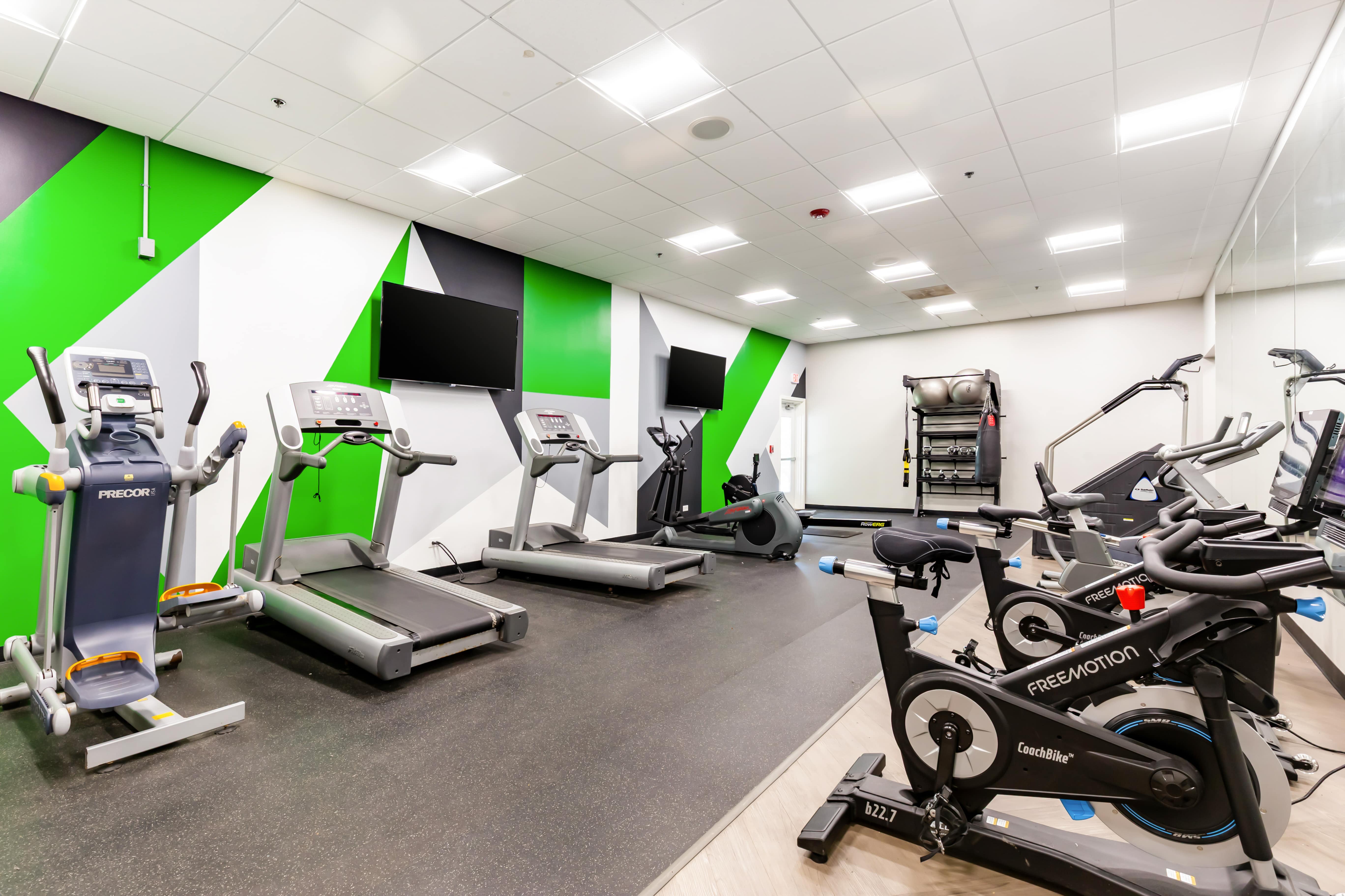 Gym at Hawthorn at Oakhurst (1 of 2)