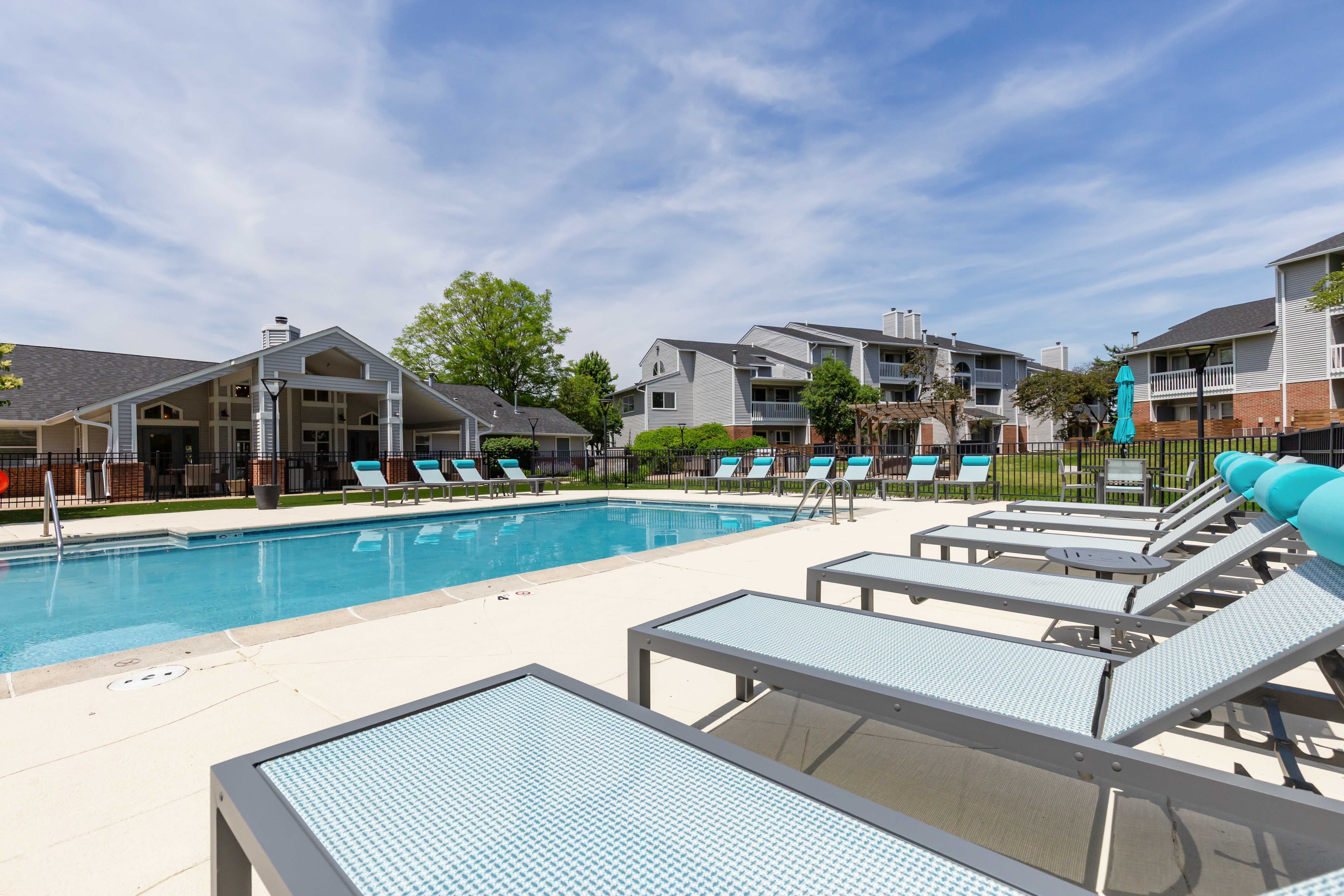 Pool at Hawthorn at Oakhurst (1 of 2)