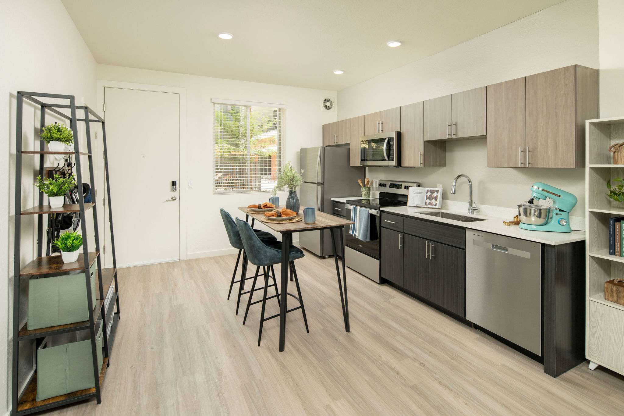Cabana Southern Apartments 6 of 12