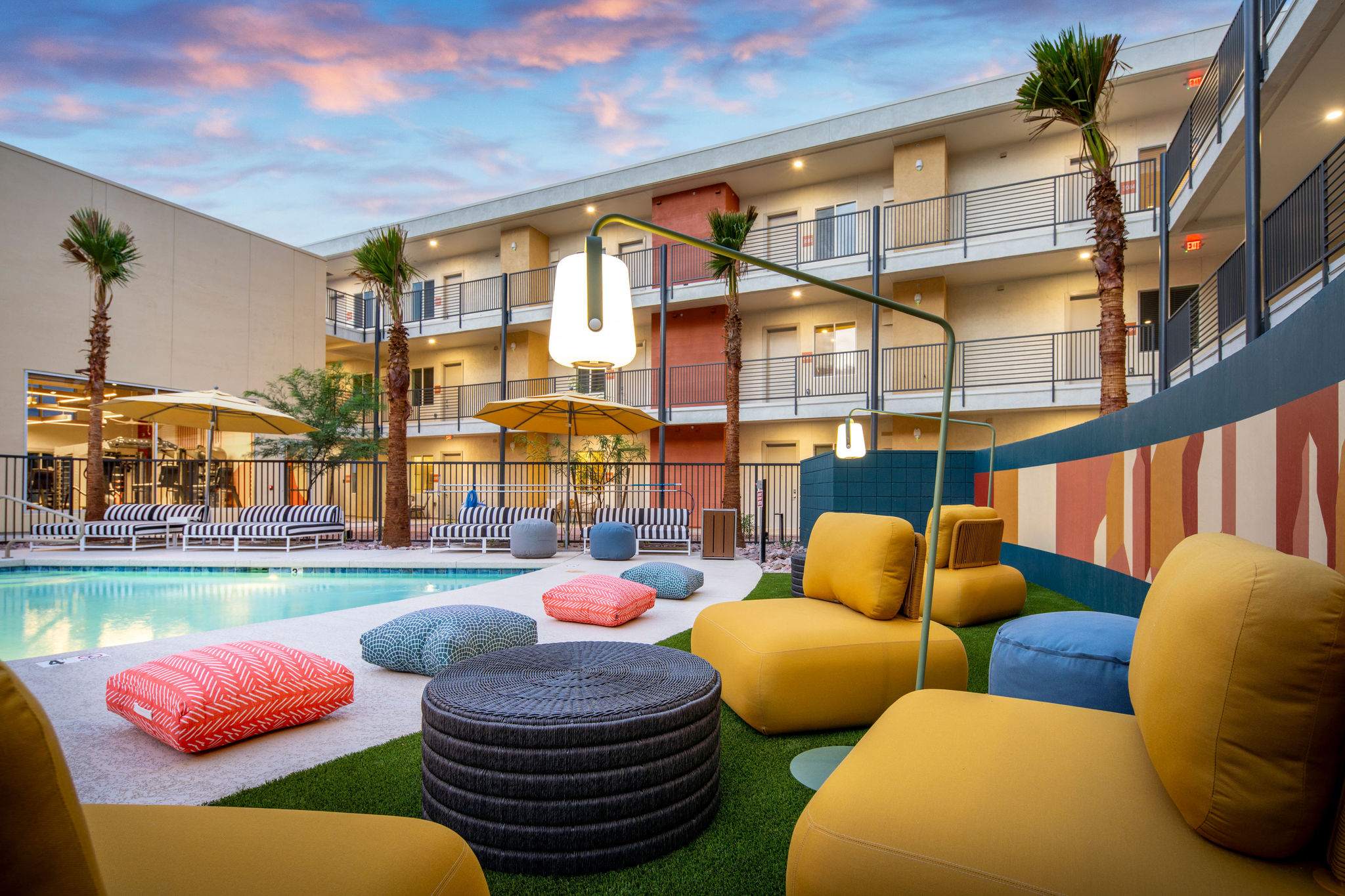 Pool at Cabana Southern Apartments (3 of 6)