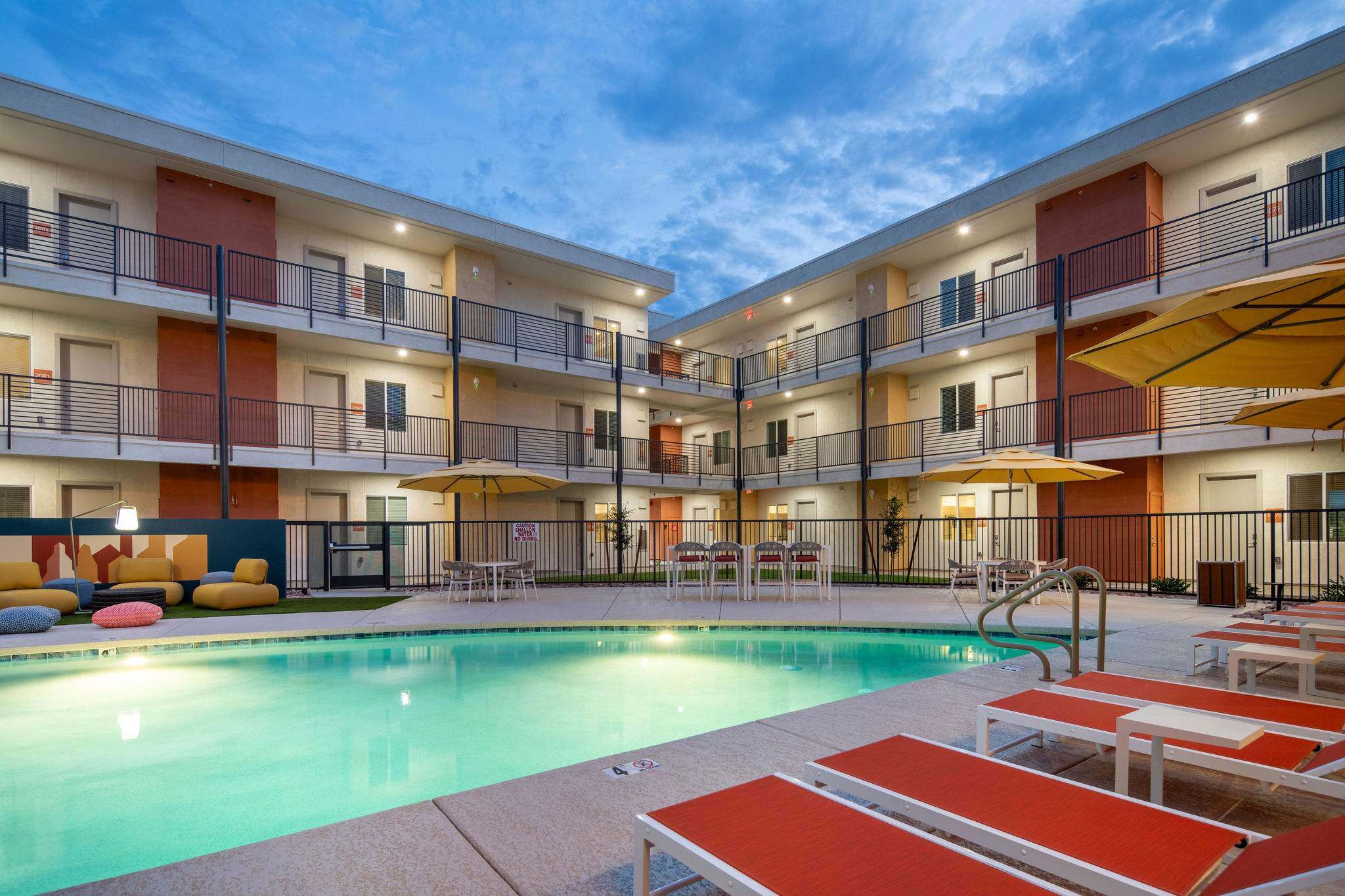 Pool at Cabana Southern Apartments (5 of 6)