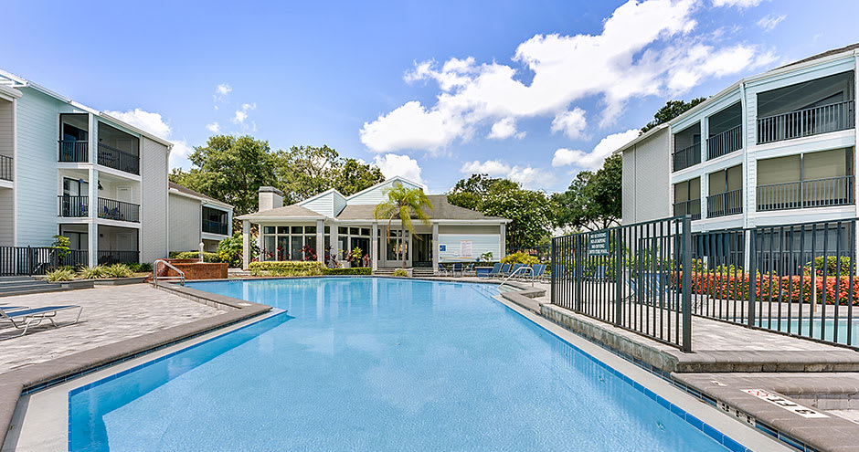 Pool at Haven at Waters Edge (4 of 8)