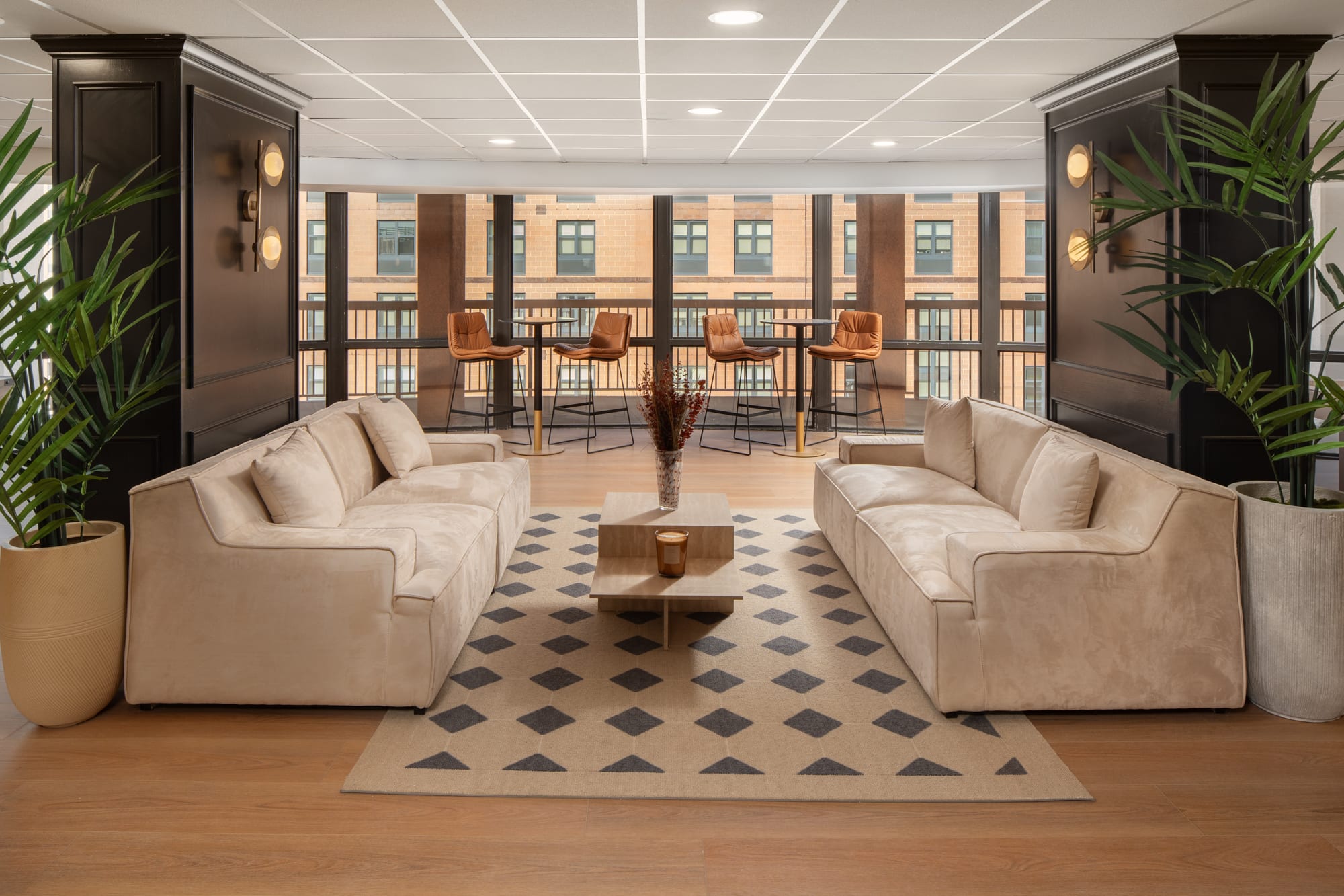 Resident Ratings and Reviews Vision on Lombard