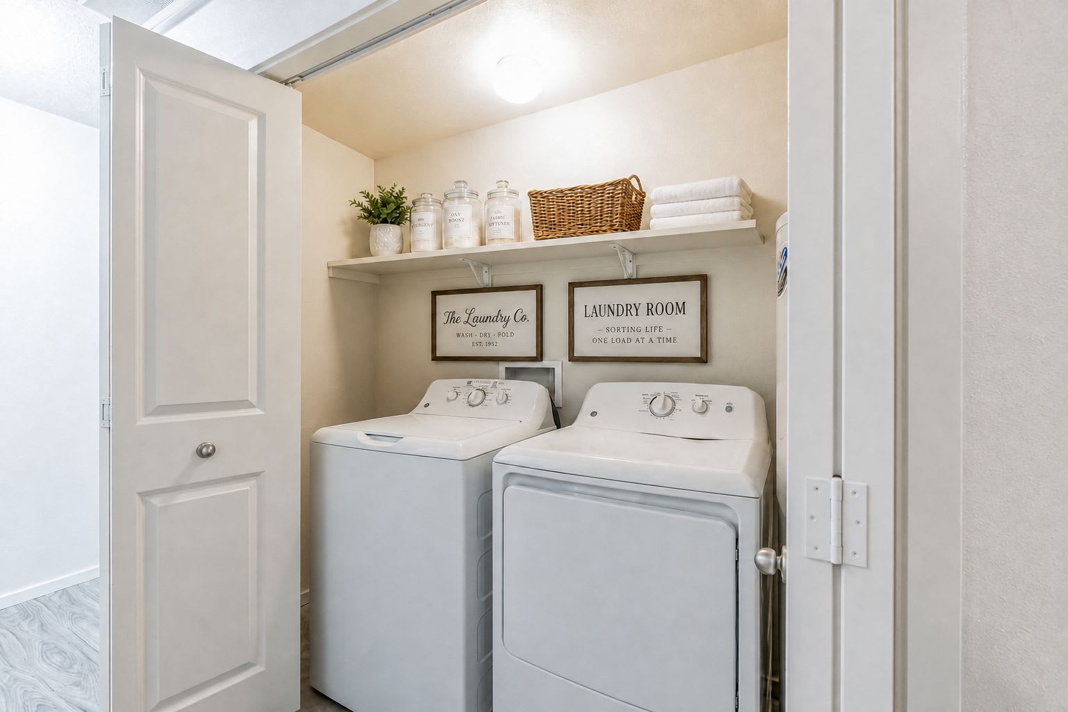 Laundry room at Silver Ridge