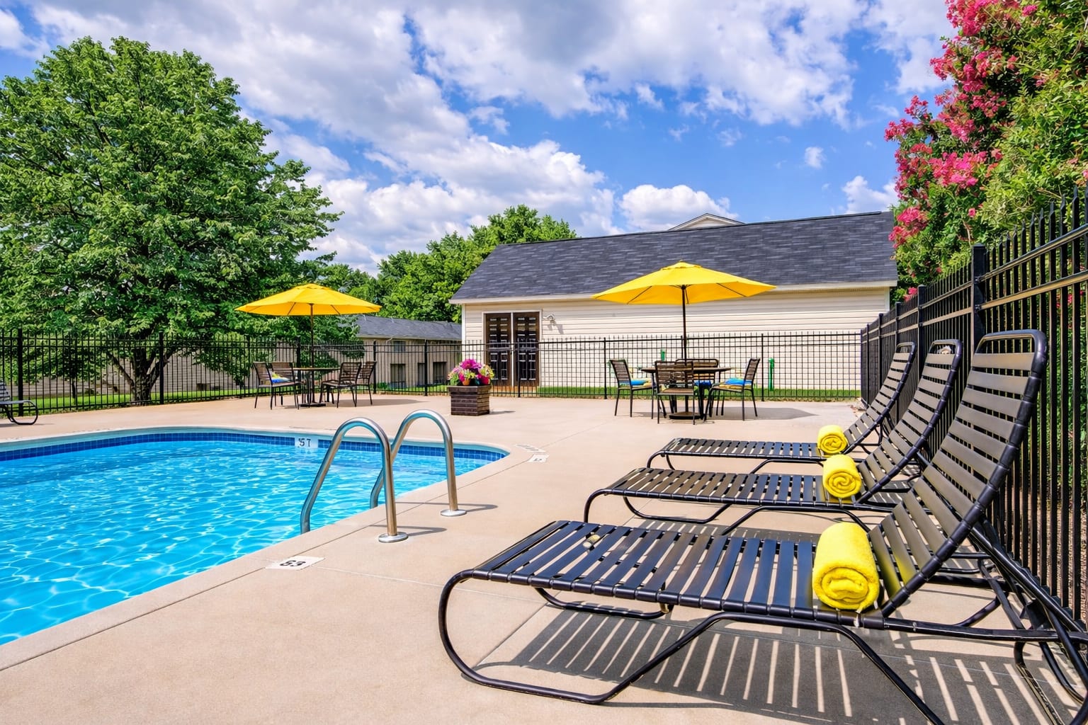 Pool at Crestview Huntington (1 of 2)