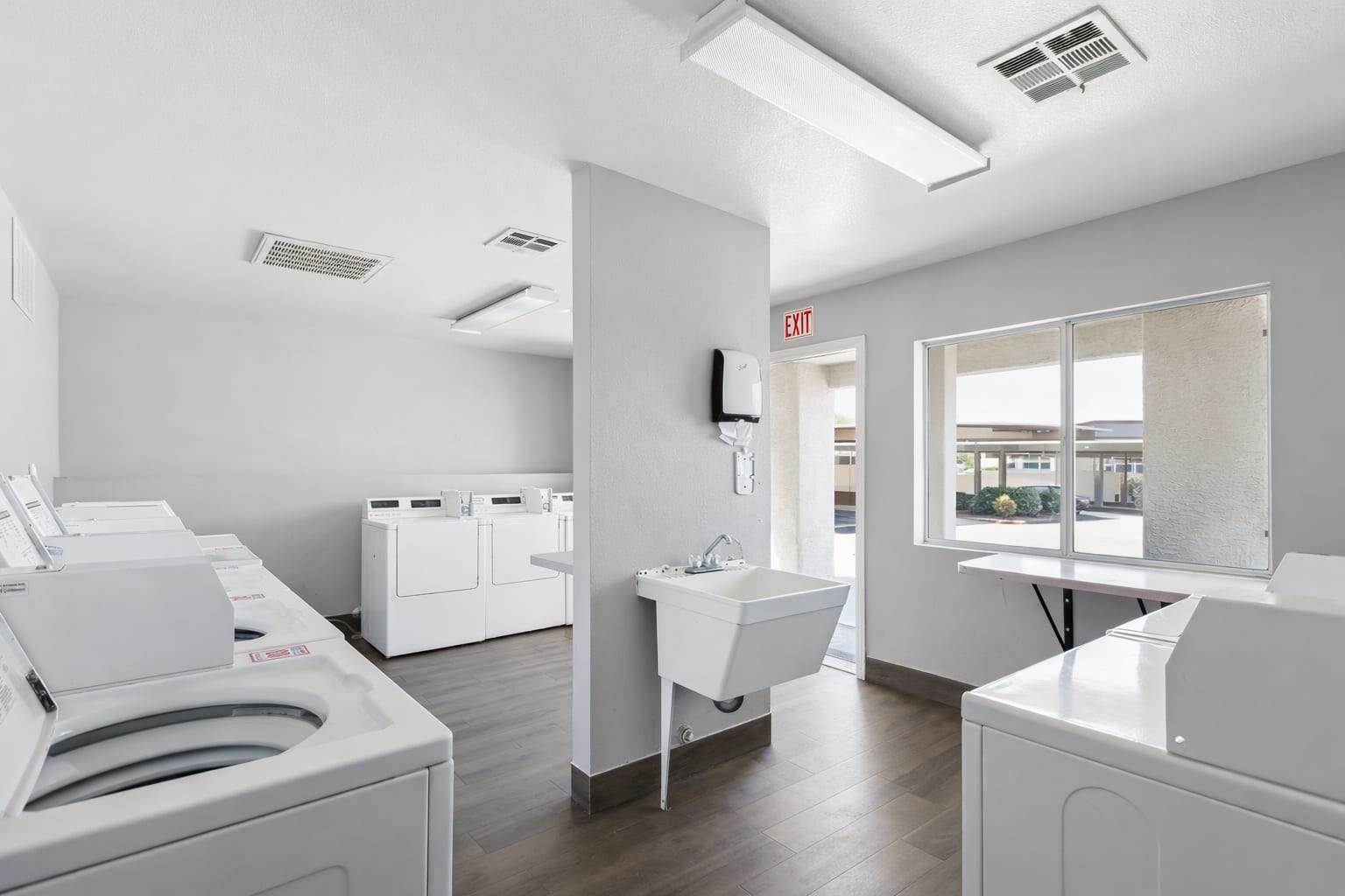 Laundry room at Don Dawson
