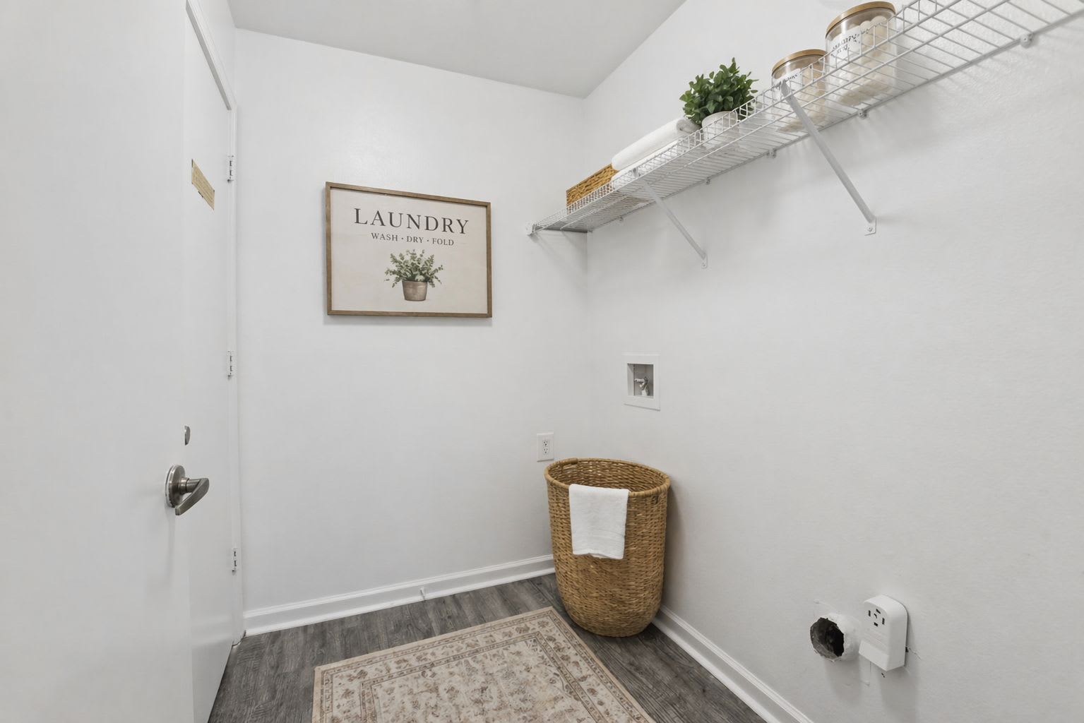 Laundry room at Newnan Crossing