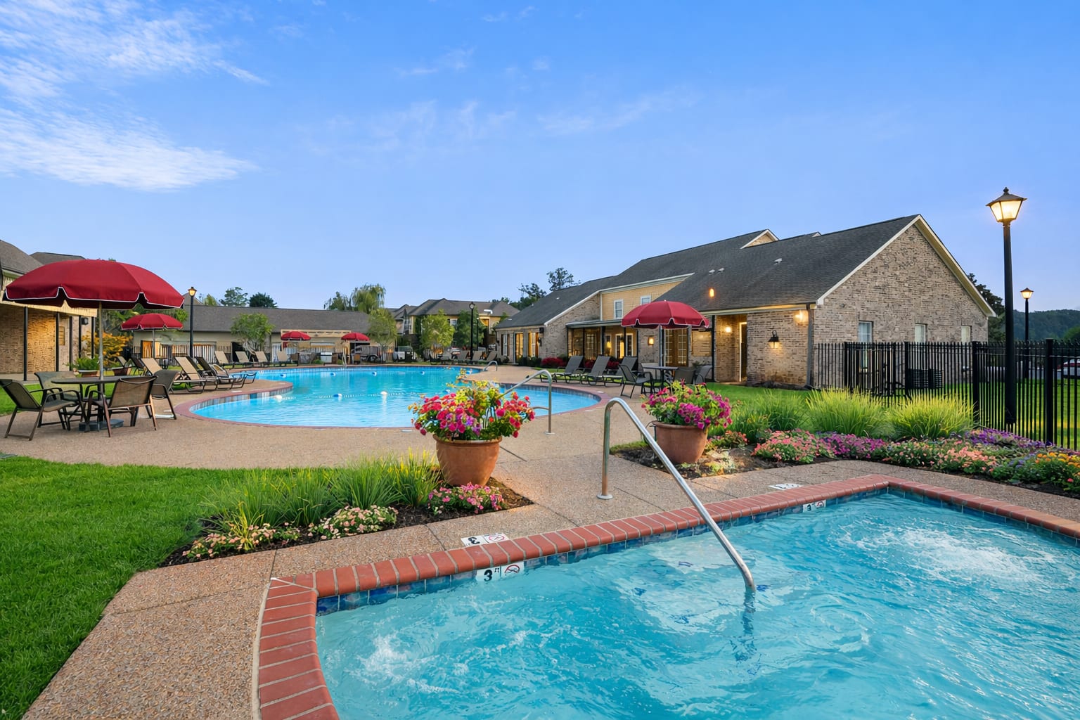Pool at The Orleans at Walnut Grove (2 of 3)