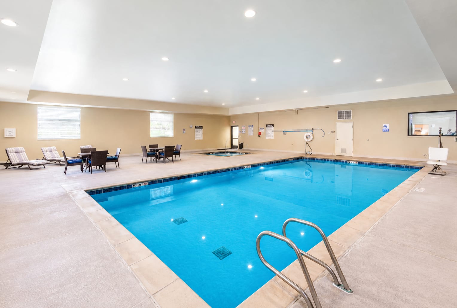 Pool at The Ellison