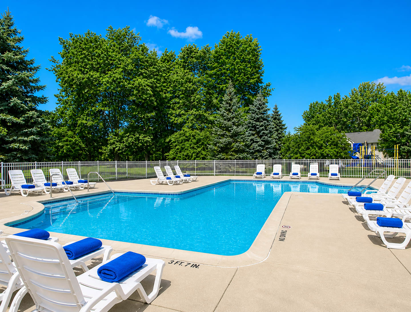 Pool at Northview Park (1 of 2)