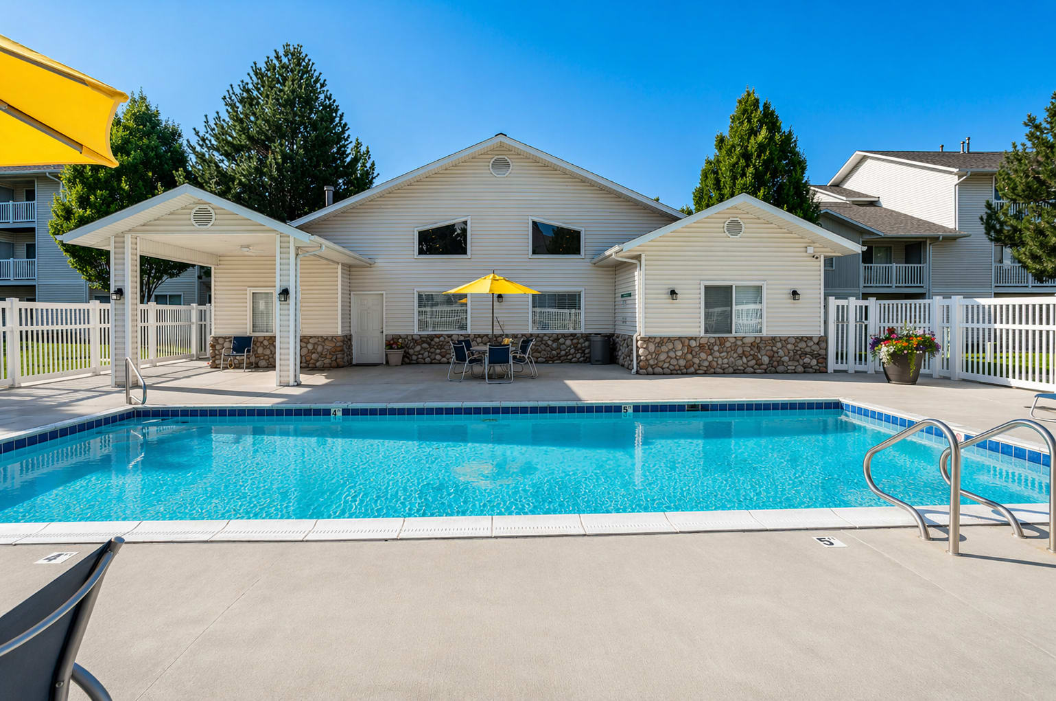 Pool at Brittany Greens (2 of 3)