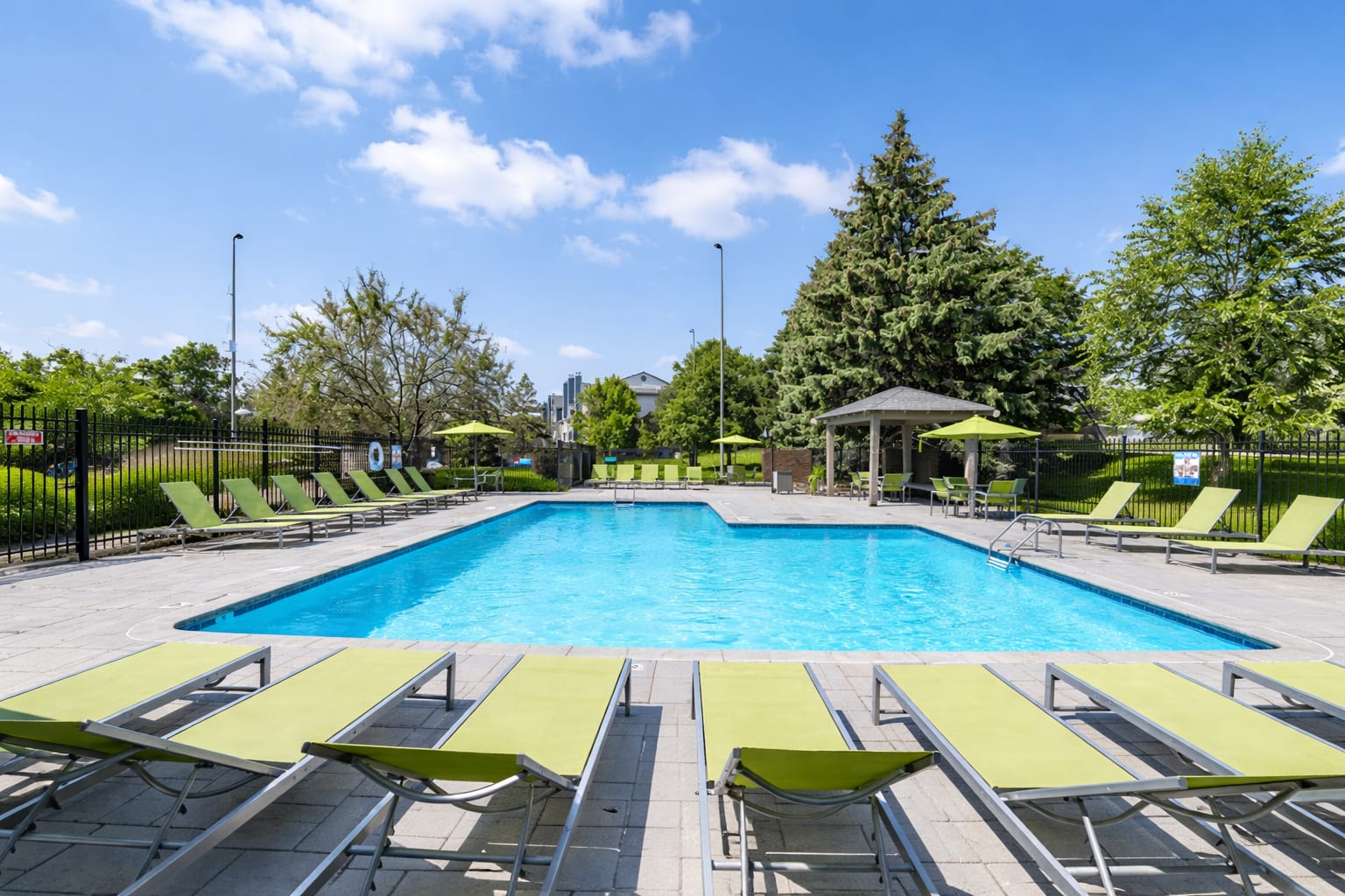 Pool at The Felix (1 of 2)