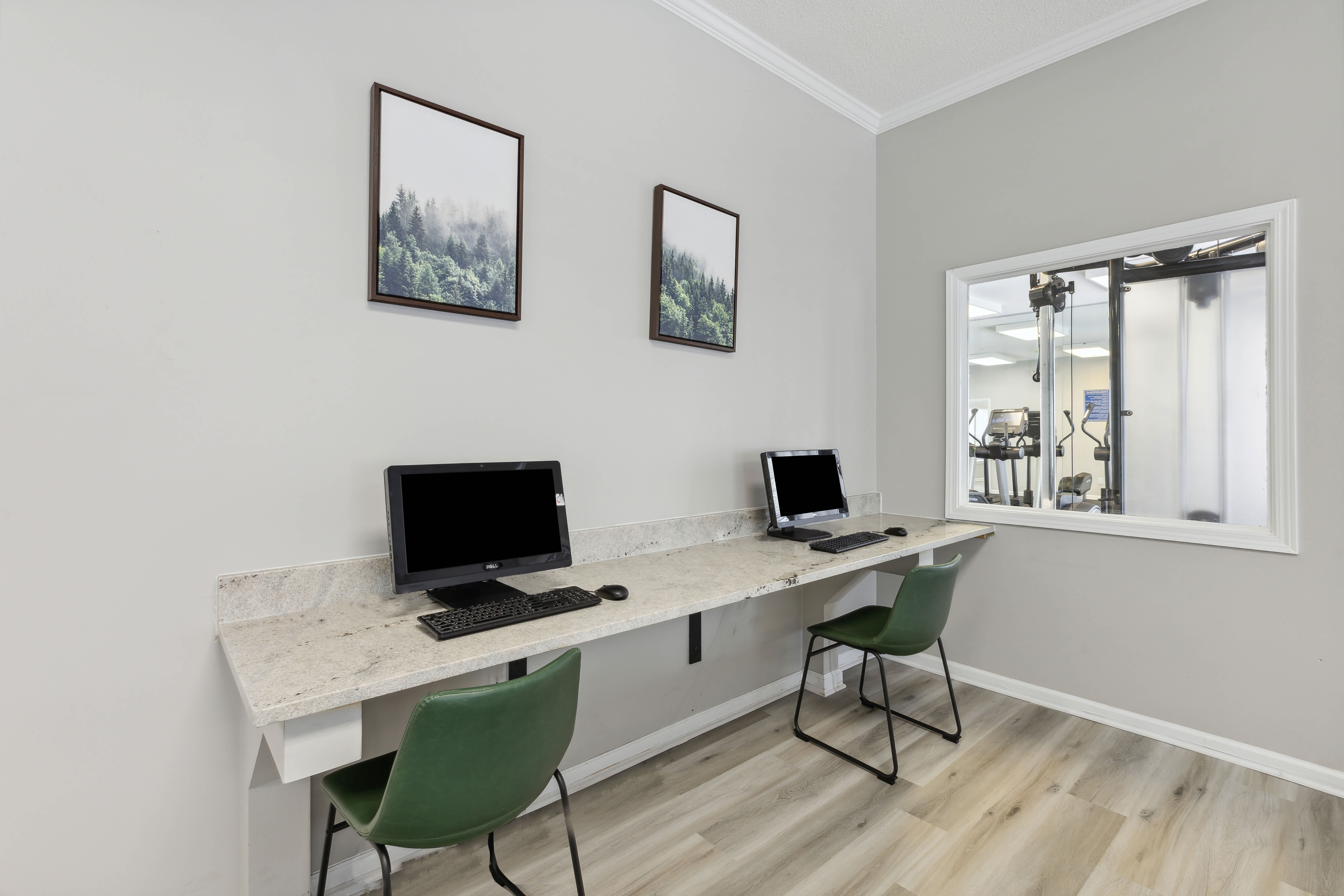 Work space at Aspen Pointe