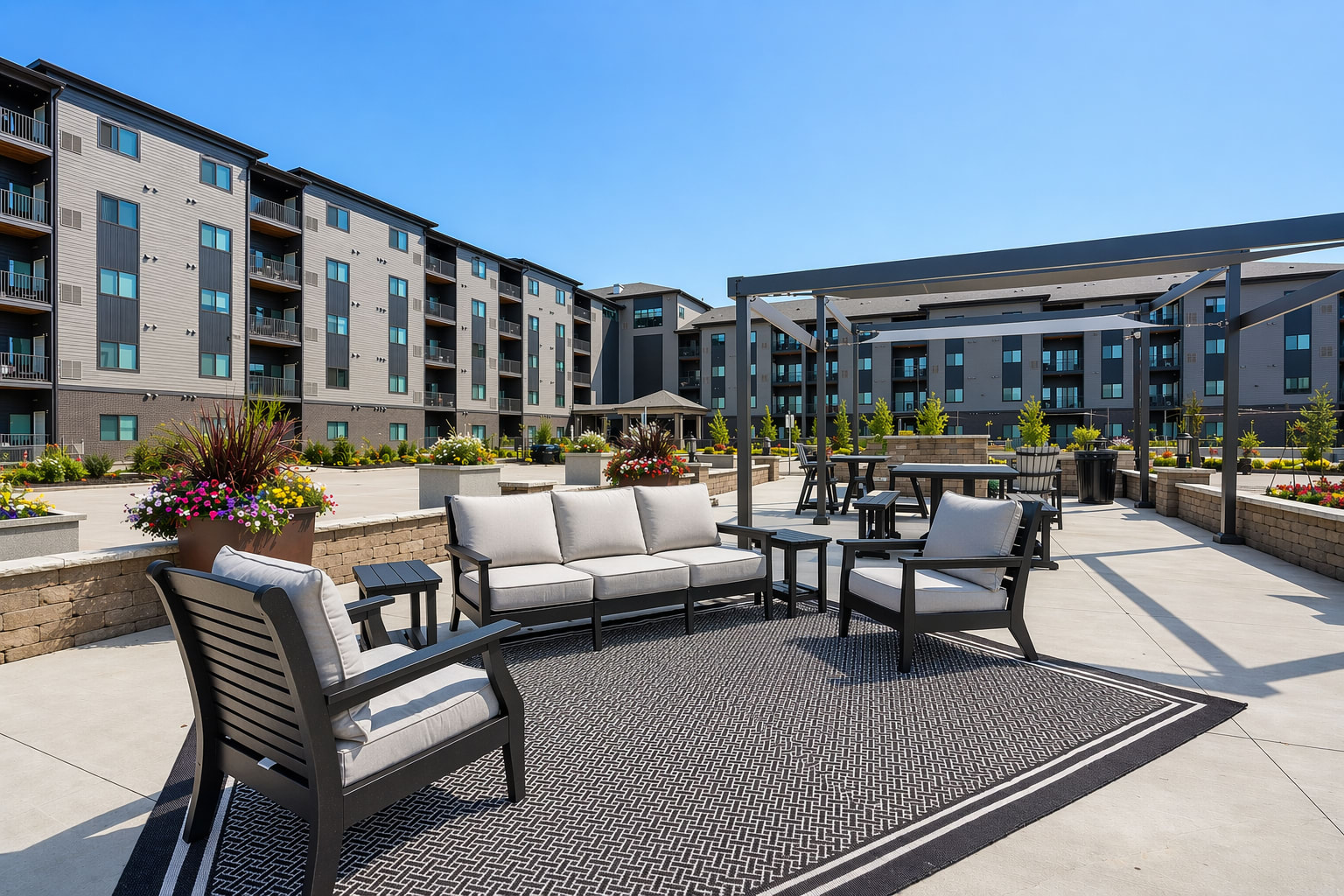 Courtyard at Cedar Green (2 of 3)