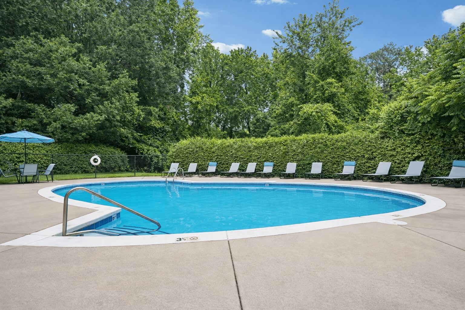Pool at Crossroads Station (1 of 2)