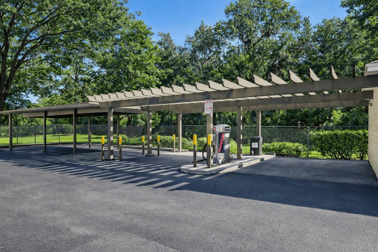 Parking at Charleston Club