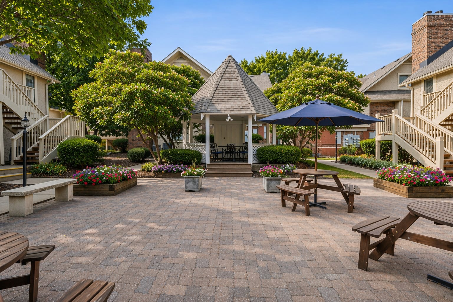 Courtyard at Woodcrest (2 of 3)