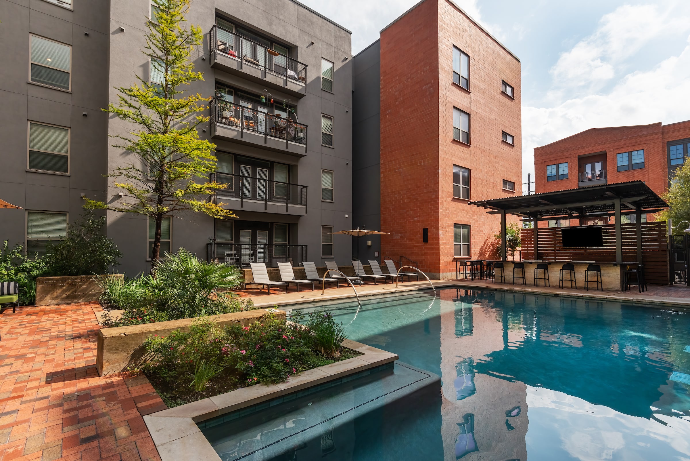 Pearl District San Antonio lofts and pool courtyard