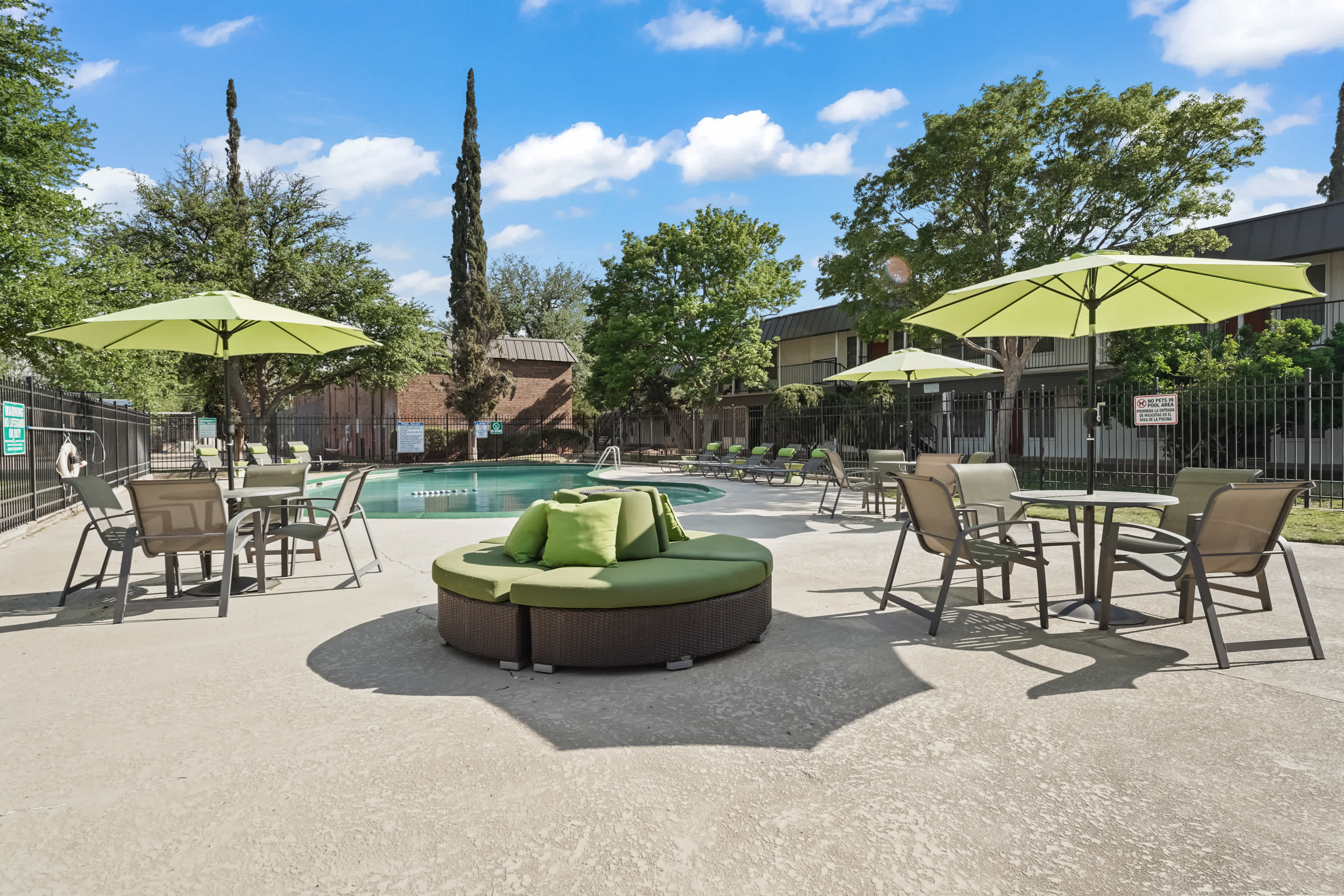 Olivo Square Apartments exterior photo - Odessa, TX