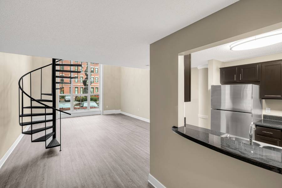 Gayoso House at Peabody Place lofted one-bedroom entrance - Memphis, TN